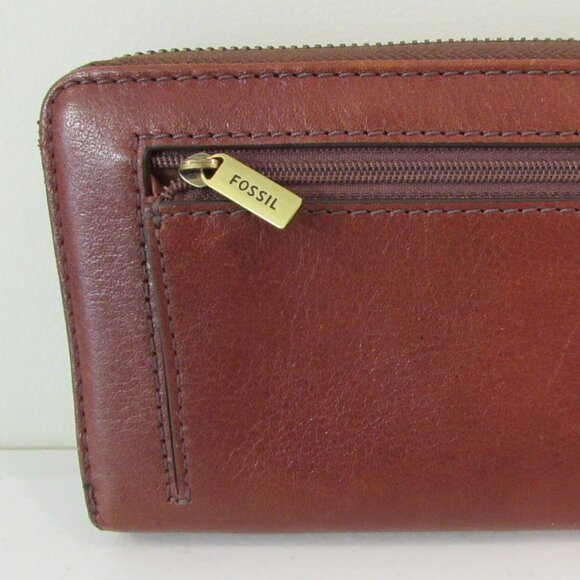 Fossil Medium Brown Jori Zip Clutch *FLAW* - Picture 4 of 16